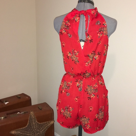 Red floral romper. - Picture 2 of 7